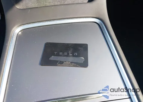 2022 Tesla Model Y Long Range Dual Motor All-Wheel Drive z USA, uszkodzony, nr VIN 7SAYGDEE8NA018670